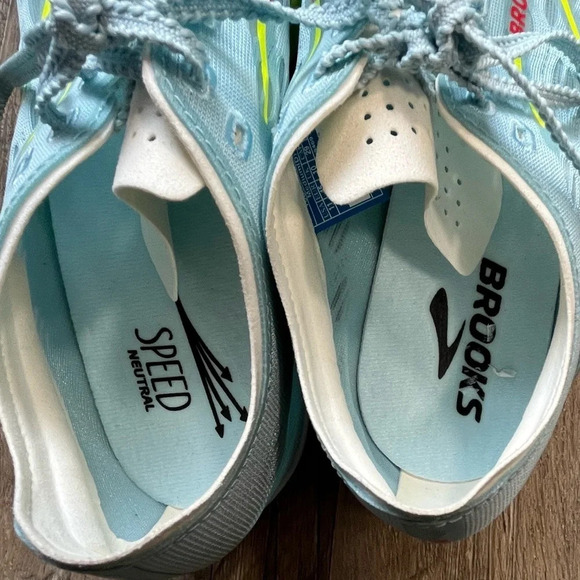 NEW Brooks ELMN8 7 Running Cleats - Picture 9 of 12